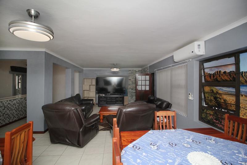 5 Bedroom Property for Sale in Fraaiuitsig Western Cape